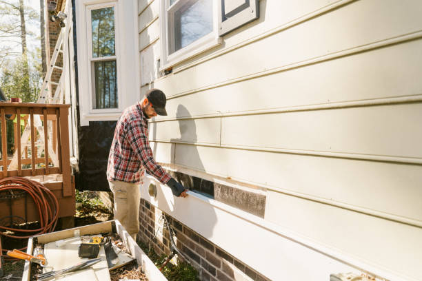 Top rated local Storm Damage Siding Repair specialists in Sullivan, IL