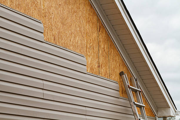 24/7 Emergency Storm Damage Siding Repair experts in Sullivan, IL